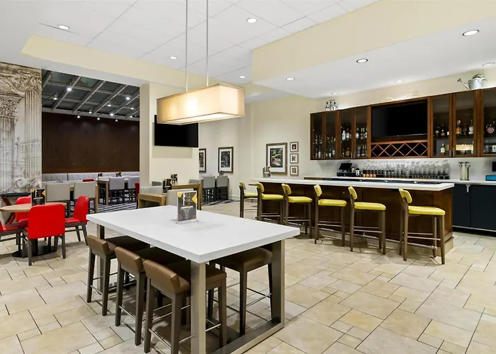 Hotel Hilton Garden Downtown Riverwalk 3*