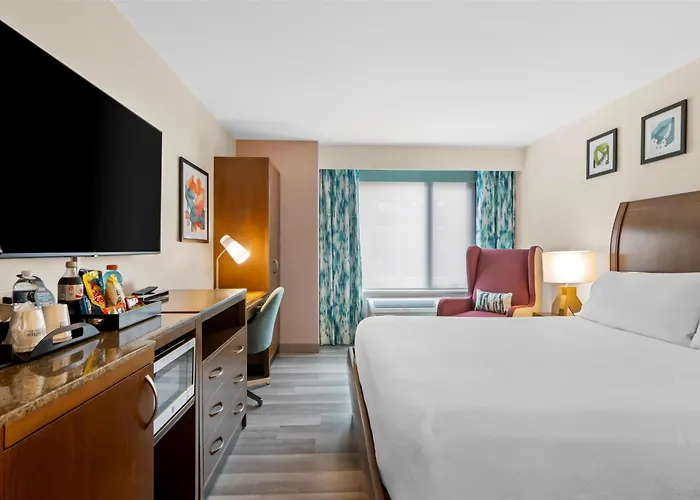 Hilton Garden Downtown Riverwalk Hotel Chicago