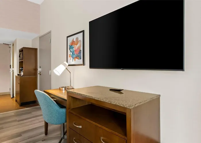 Hotel Hilton Garden Downtown Riverwalk Chicago
