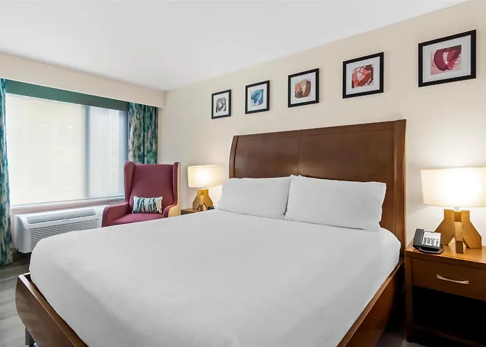 Hilton Garden Downtown Riverwalk Chicago