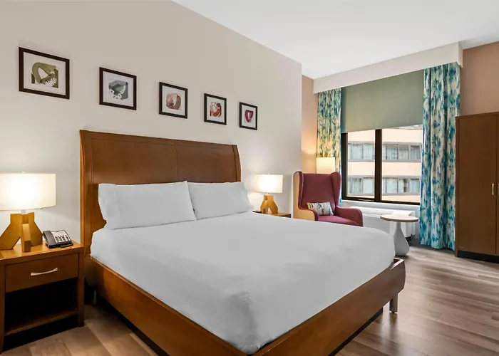 Hilton Garden Downtown Riverwalk Hotel 3*