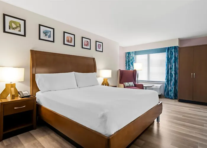 Hotel Hilton Garden Downtown Riverwalk 3*