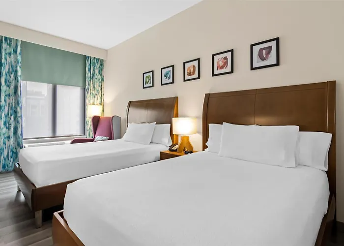 Hilton Garden Downtown Riverwalk Hotel Chicago