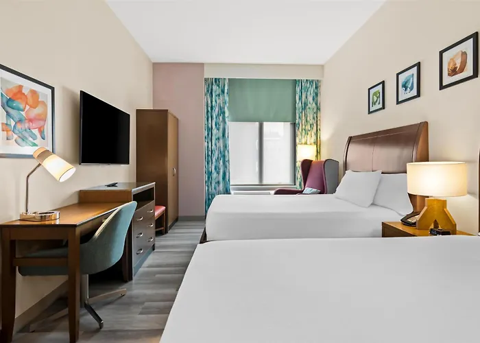Hilton Garden Downtown Riverwalk