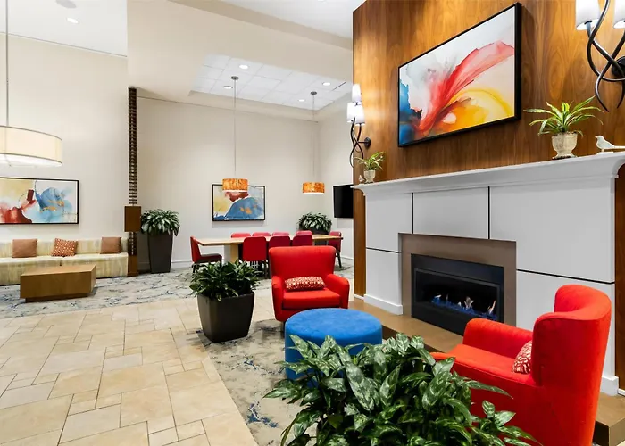 Hilton Garden Downtown Riverwalk 3*