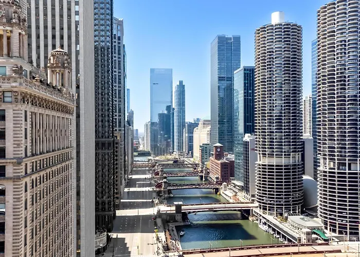 Hilton Garden Downtown Riverwalk Hotel 3*