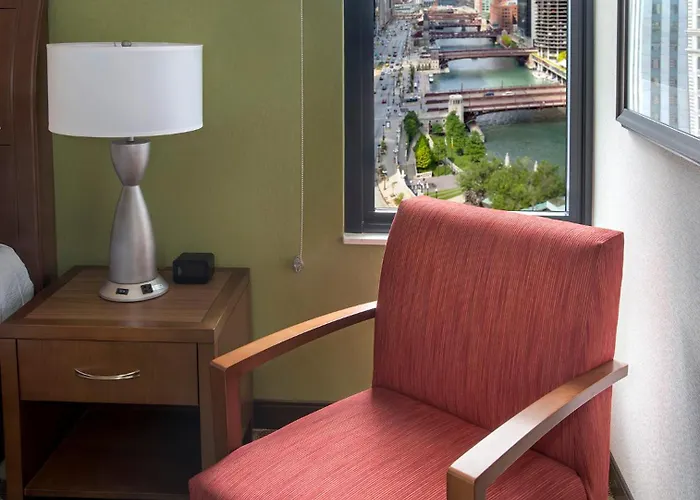 Hilton Garden Downtown Riverwalk Chicago