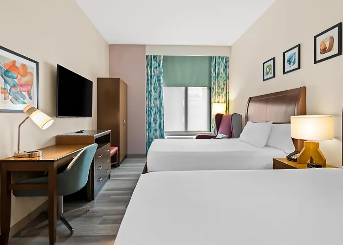 Hilton Garden Downtown Riverwalk Hotel Chicago