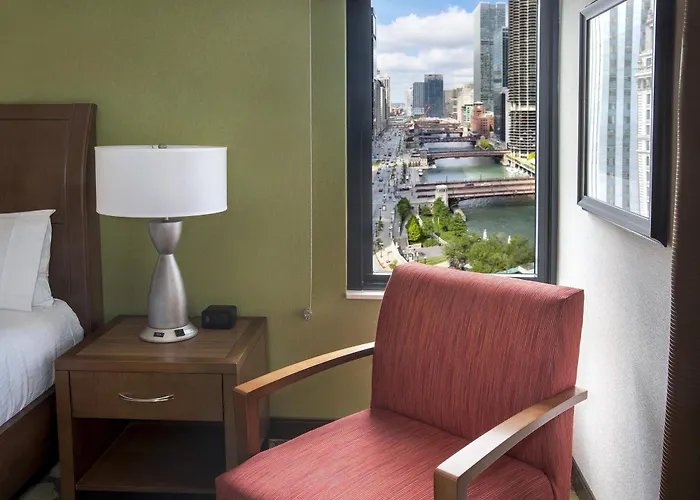 Hilton Garden Downtown Riverwalk 3*